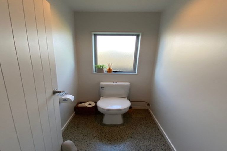 Photo of property in 10 Hoihere Drive, One Tree Point, 0118