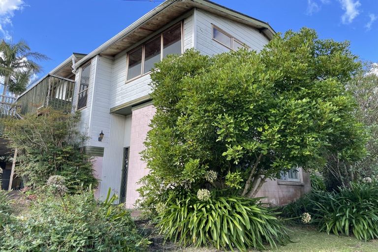 Photo of property in 893 Whangaparaoa Road, Manly, Whangaparaoa, 0930