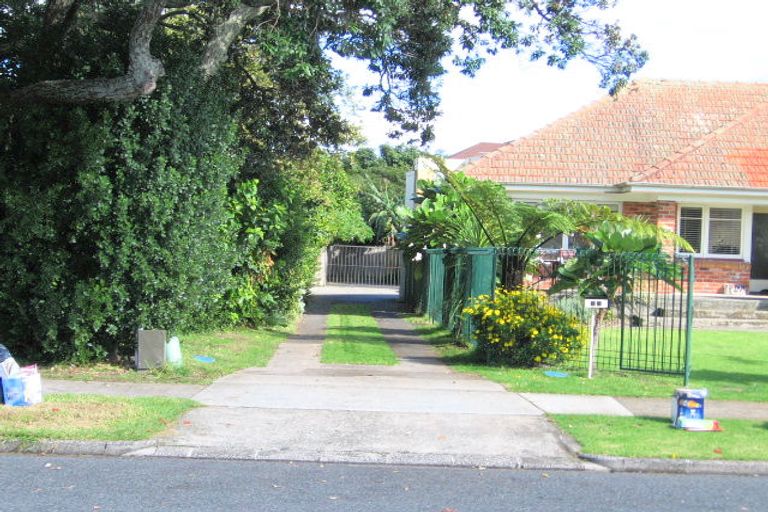 Photo of property in 15a Hattaway Avenue, Bucklands Beach, Auckland, 2012