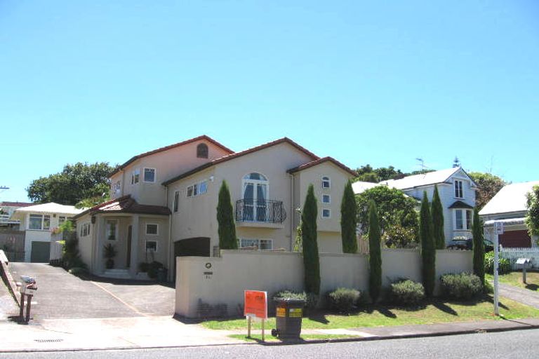 Photo of property in 1/31 Wolsley Avenue, Milford, Auckland, 0620