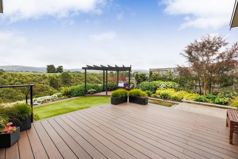 Photo of property in 10 Coutts Way, Fitzherbert, Palmerston North, 4410