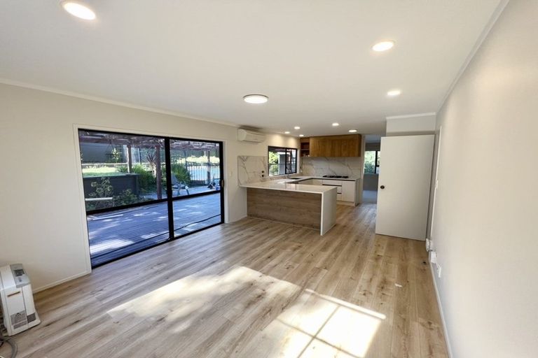 Photo of property in 31 John Downs Drive, Browns Bay, Auckland, 0630
