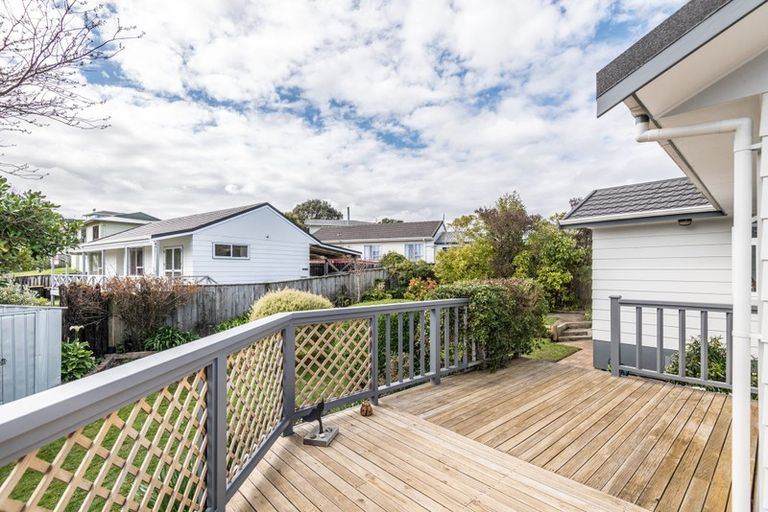 Photo of property in 29 Guadeloupe Crescent, Grenada Village, Wellington, 6037