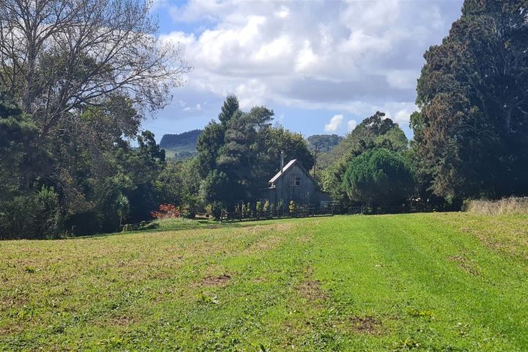 Photo of property in 1021 Old North Road, Waimauku, 0882
