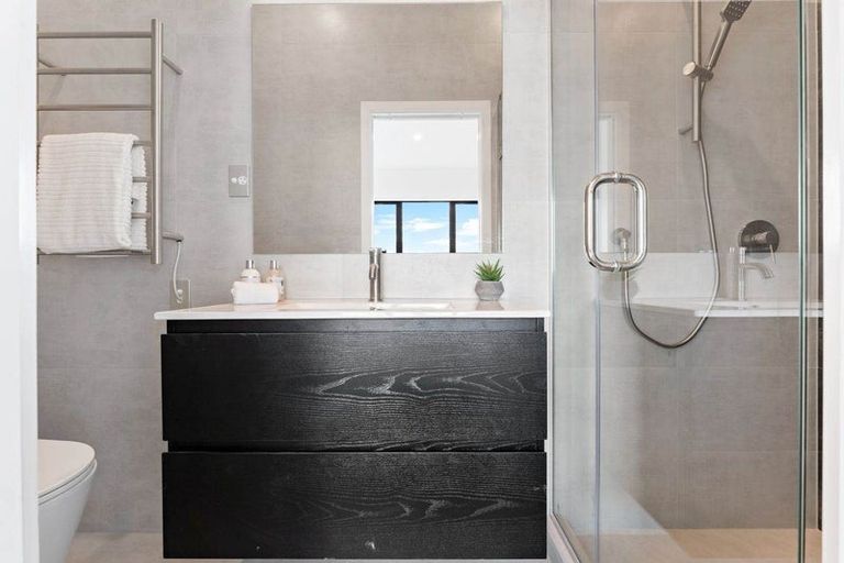 Photo of property in 5/122 Archibald Road, Kelston, Auckland, 0602