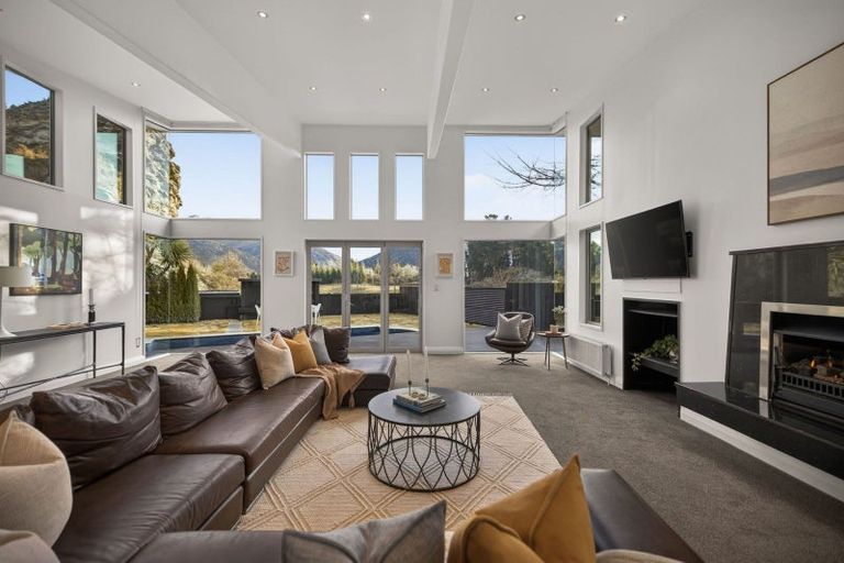 Photo of property in 1 Rapley Close, Arrow Junction, Queenstown, 9371