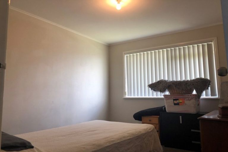 Photo of property in 17 Convair Crescent, Mangere, Auckland, 2022