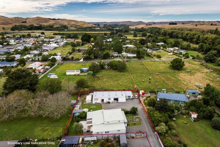 Photo of property in 20 Bennett Street, Waipawa, 4210