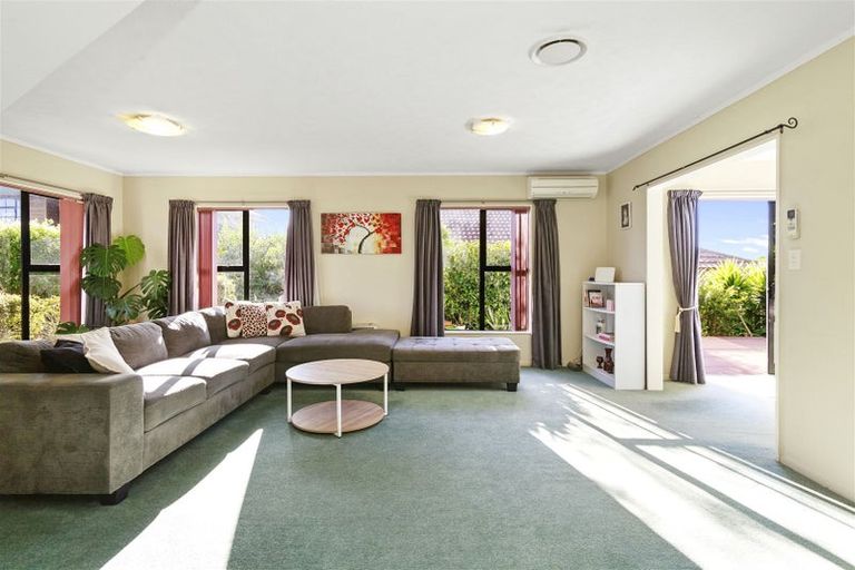 Photo of property in 12 Northwood Close, Woodridge, Wellington, 6037