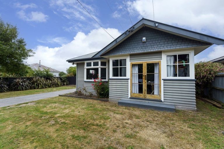 Photo of property in 16 Lincoln Road, Hillmorton, Christchurch, 8024