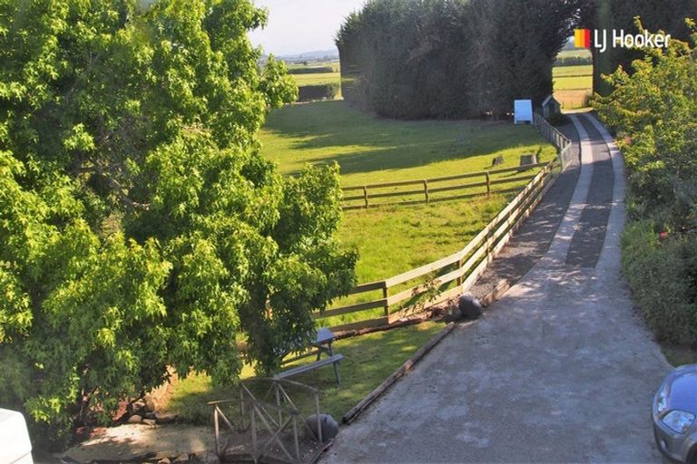 Photo of property in 108 Limeworks Road, Circle Hill, Milton, 9291