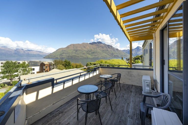 Photo of property in 24 Sainsbury Road, Fernhill, Queenstown, 9300