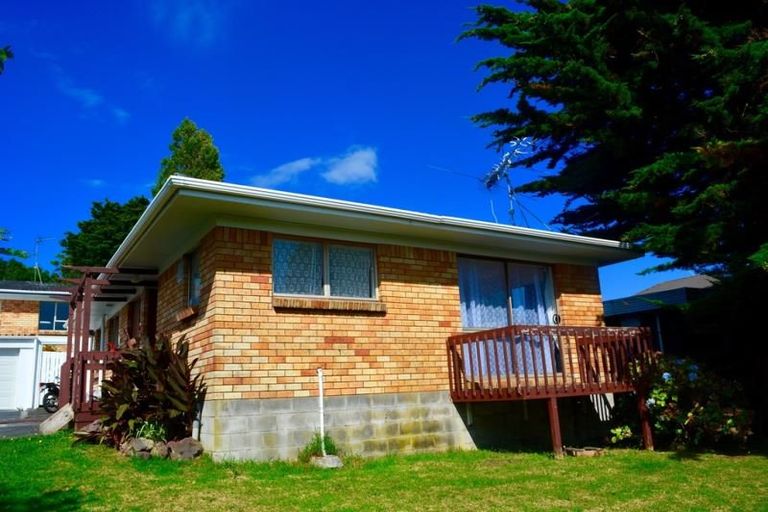 Photo of property in 1/88 Velma Road, Hillcrest, Auckland, 0627