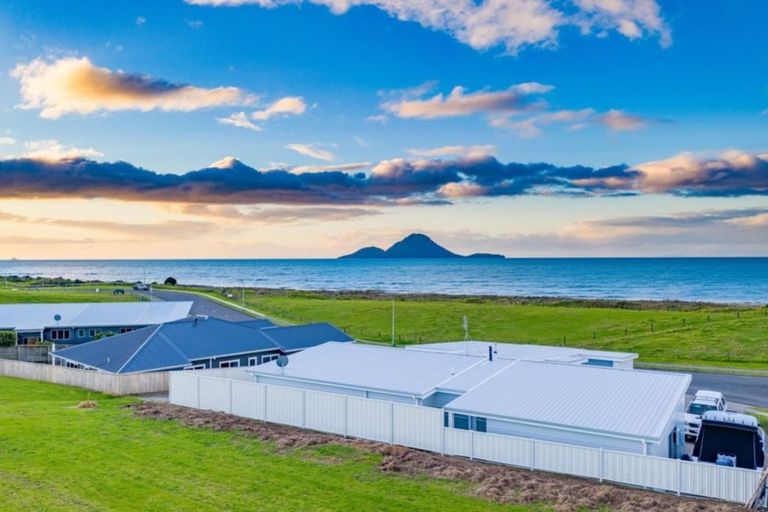 Photo of property in 50 Pacific Parade, Coastlands, Whakatane, 3120