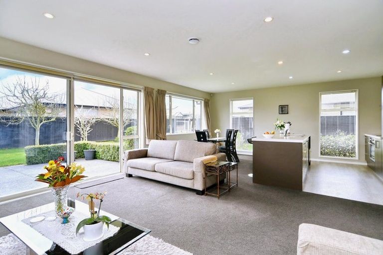 Photo of property in 6 Wisteria Lane, Rangiora, 7400