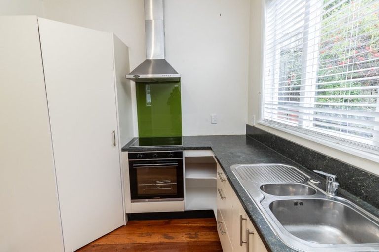 Photo of property in 14 Buckingham Street, Melrose, Wellington, 6023