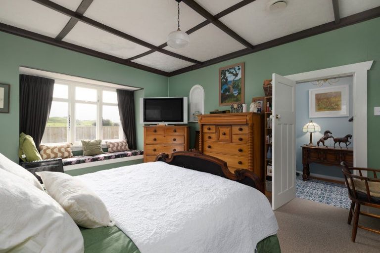 Photo of property in 403 Opunake Road, Cardiff, Stratford, 4391