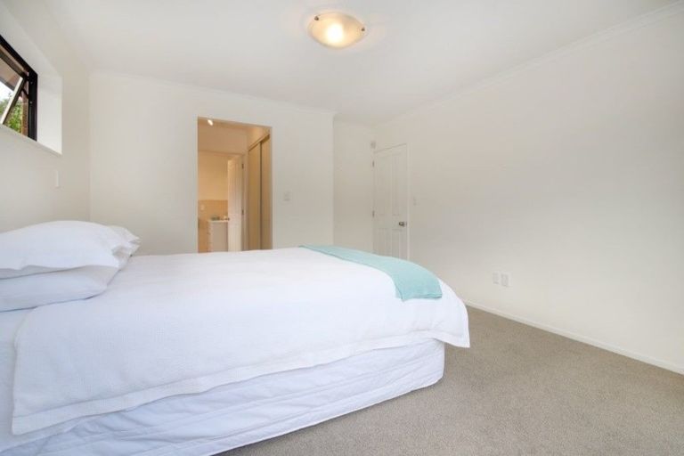 Photo of property in 8 Vintage Drive, Henderson, Auckland, 0612