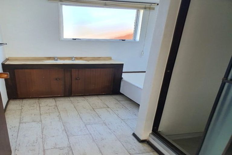 Photo of property in 2/139a Mokoia Road, Birkenhead, Auckland, 0626