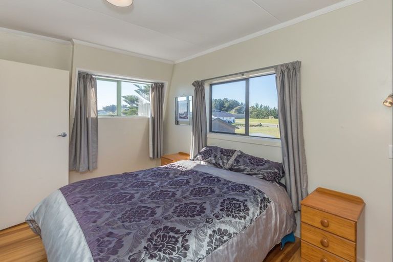 Photo of property in 74 Kahukura Avenue, Waitarere Beach, Levin, 5510