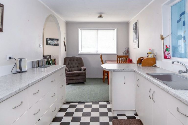 Photo of property in 16a Clifton Avenue, Carterton, 5713