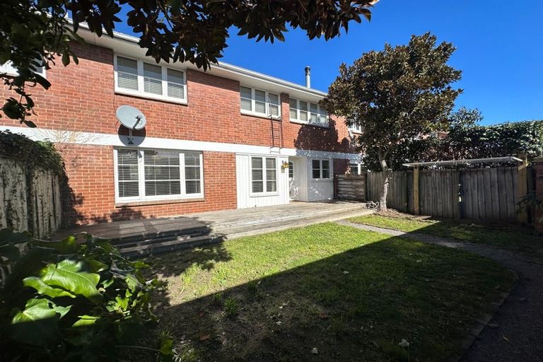 Photo of property in 77 Kahu Road, Fendalton, Christchurch, 8041