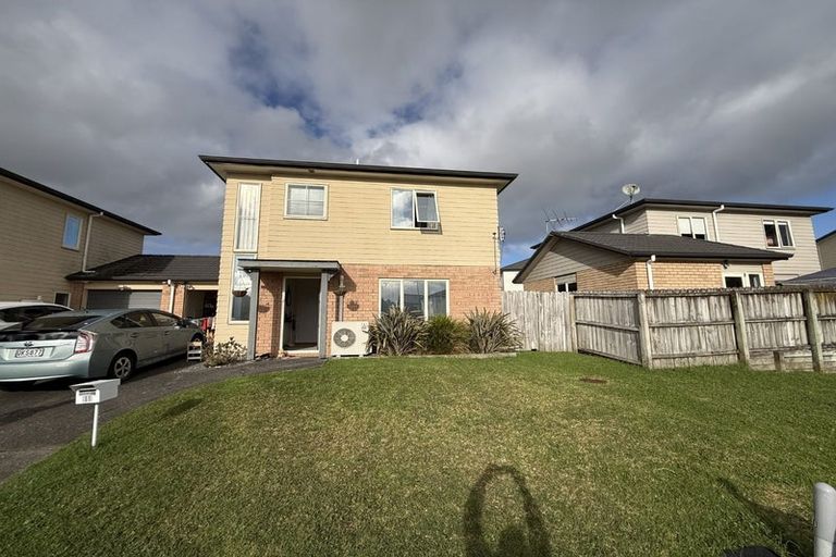 Photo of property in 11 Charta Place, Sunnyvale, Auckland, 0612