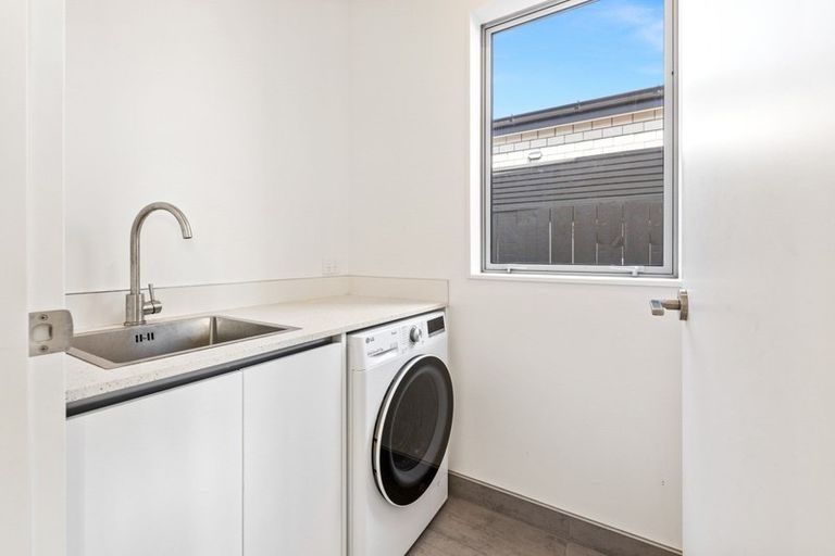 Photo of property in 15 Heri Lane, Westgate, Auckland, 0814