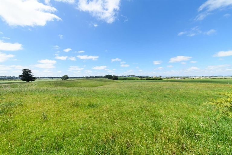 Photo of property in 56 Wightman Road, Sanson, Palmerston North, 4479