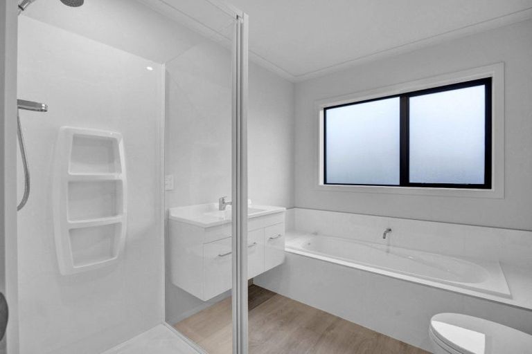 Photo of property in 2 Chute Street, Normanby, Hawera, 4614