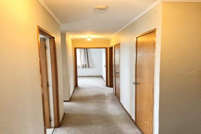 Photo of property in 26 Waimumu Road, Massey, Auckland, 0614