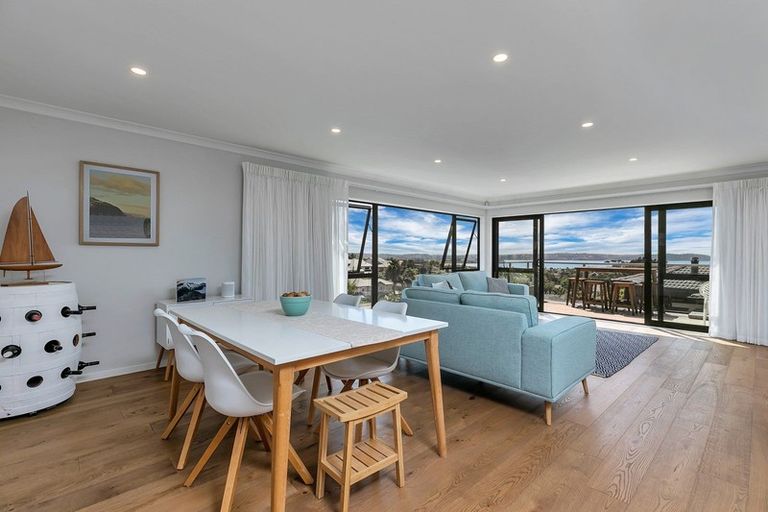 Photo of property in 29 Bernleigh Terrace, West Harbour, Auckland, 0618