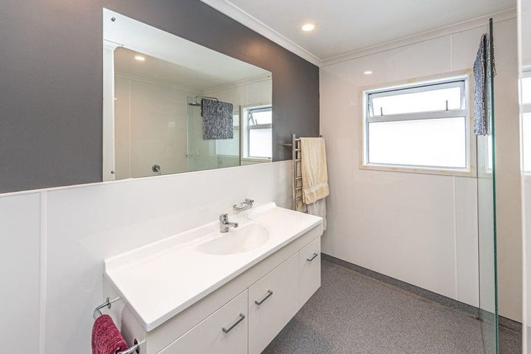 Photo of property in 12 George Street, Aramoho, Whanganui, 4500