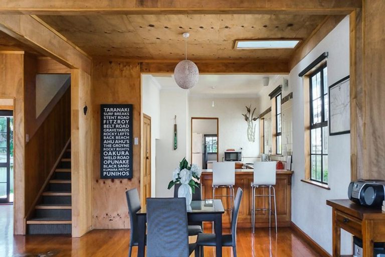 Photo of property in 100 Buller Street, New Plymouth, 4312