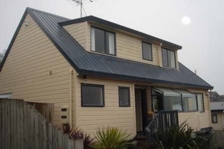 Photo of property in 3/172 Chivalry Road, Glenfield, Auckland, 0629