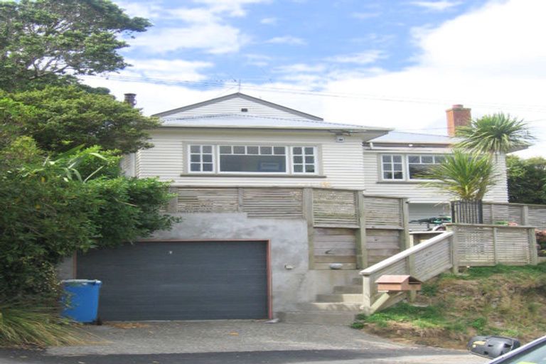 Photo of property in 15 Putnam Street, Northland, Wellington, 6012