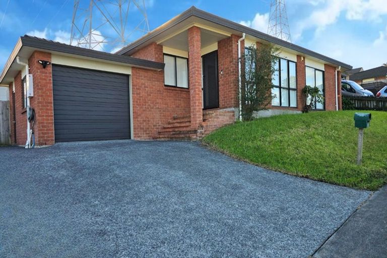 Photo of property in 27 Killygordon Place, Massey, Auckland, 0614