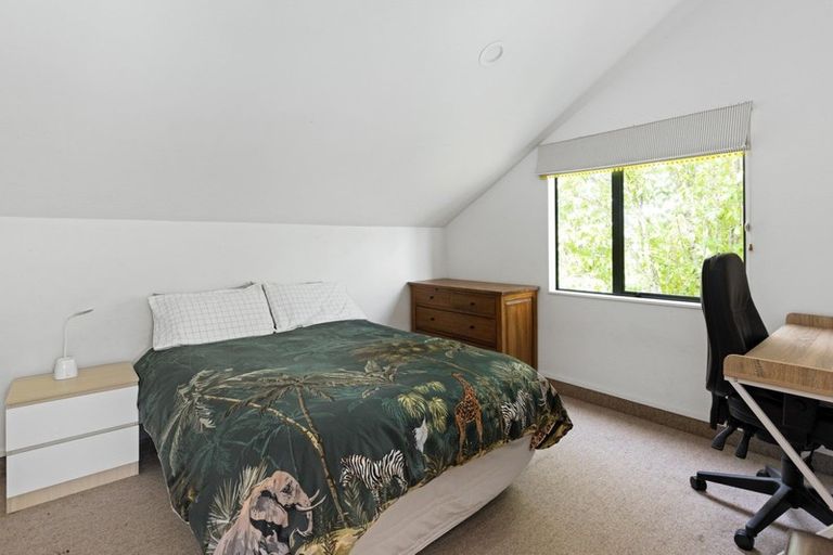 Photo of property in 4 Tauroa Valley, Havelock North, 4130