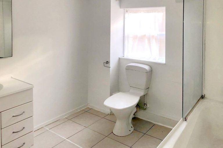 Photo of property in 99 Te Atatu Road, Te Atatu South, Auckland, 0610