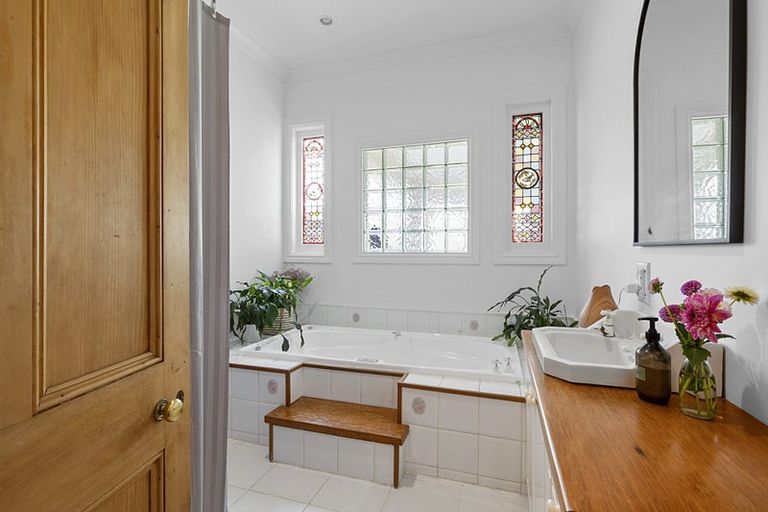 Photo of property in 190 Smart Road, Hillsborough, New Plymouth, 4372