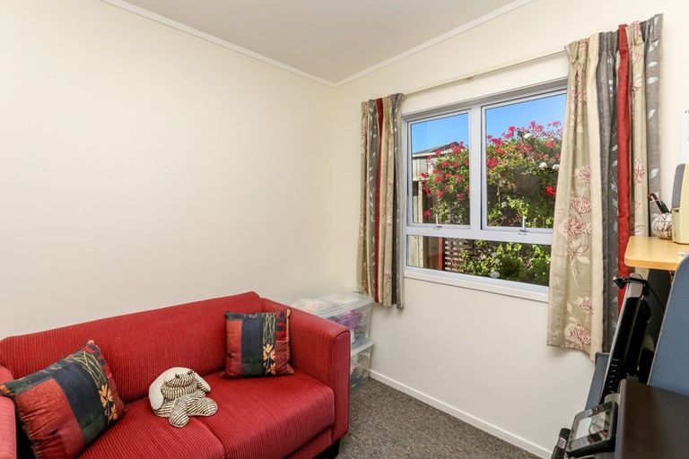 Photo of property in 2/3 Tainui Street, Welbourn, New Plymouth, 4312