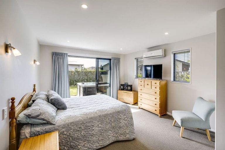 Photo of property in 16 Kapiti Drive, Poraiti, Napier, 4112