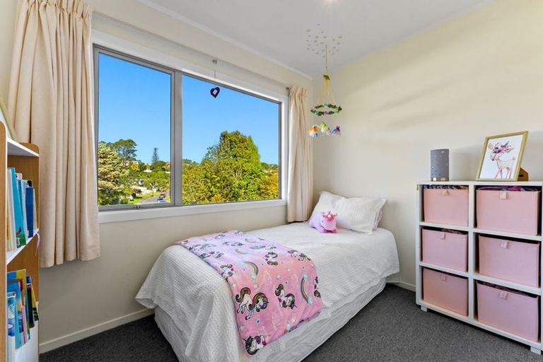 Photo of property in 37 Gatman Street, Birkdale, Auckland, 0626