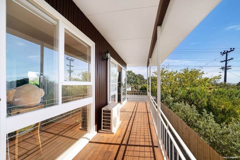 Photo of property in 31 Royal Road, Massey, Auckland, 0614