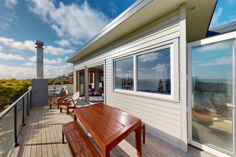 Photo of property in 5 Somerset Grove, Waitarere Beach, Levin, 5510