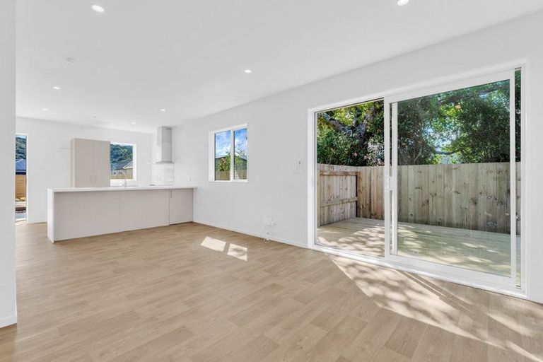 Photo of property in 4/5 Westminster Road, Wainuiomata, Lower Hutt, 5014