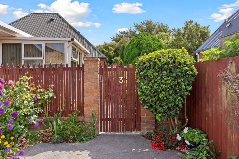 Photo of property in 3/35 Avonhead Road, Avonhead, Christchurch, 8042
