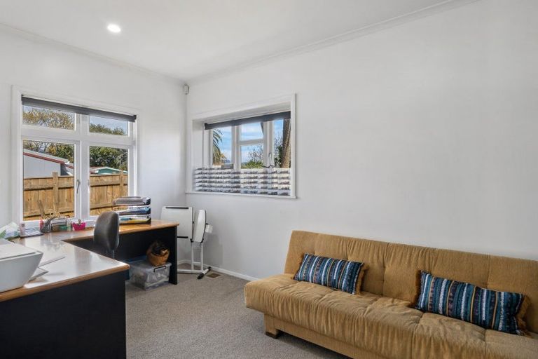 Photo of property in 7 Kawiu Road, Levin, 5510