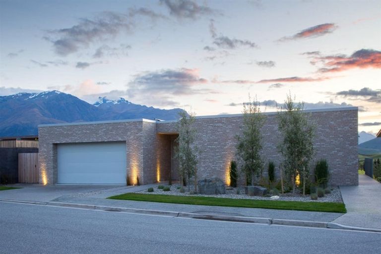 Photo of property in 16 Advance Terrace, Arrowtown, 9302