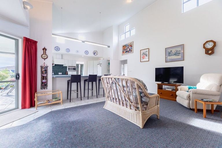Photo of property in 29 Cranbrook Grove, Waikanae, 5036